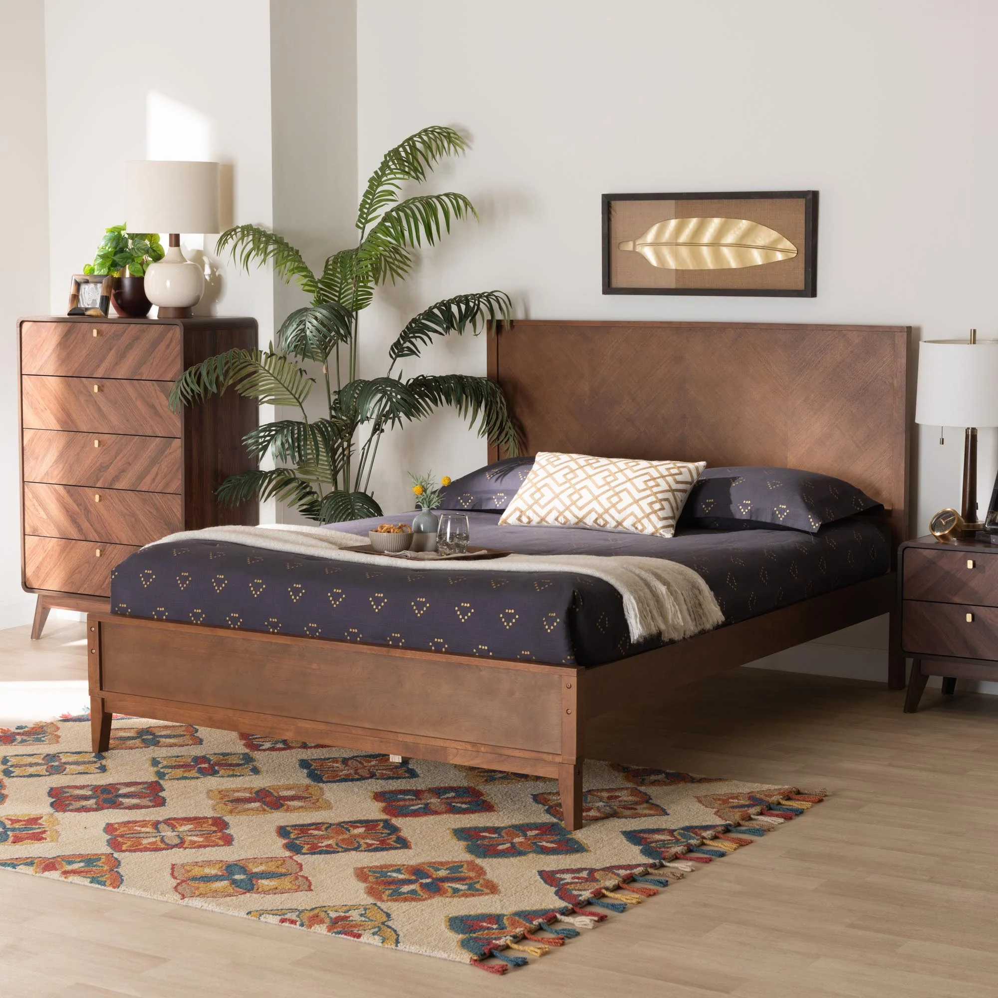 Baxton Studio Carver Classic Transitional Ash Walnut Finished Wood Queen Size Platform Bed