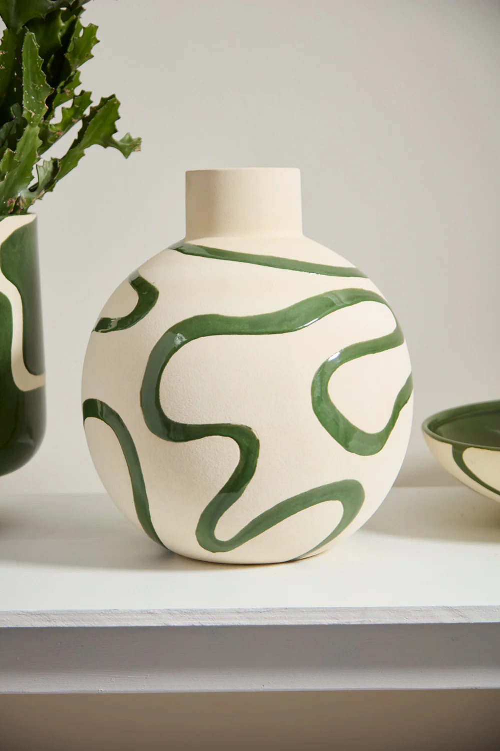 Curvature Vase By Accent Decor - Image 3