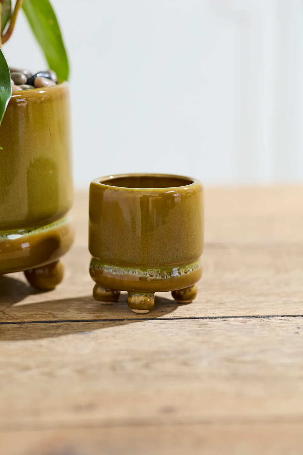 Ferris Footed Pot Set of 8 By Accent Decor