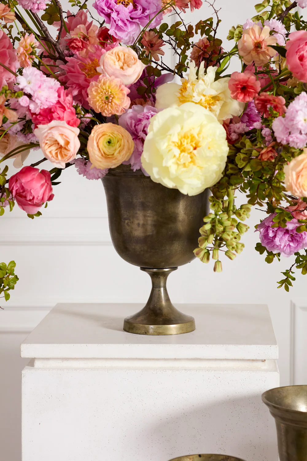 Hullen Urn By Accent Decor - Image 4