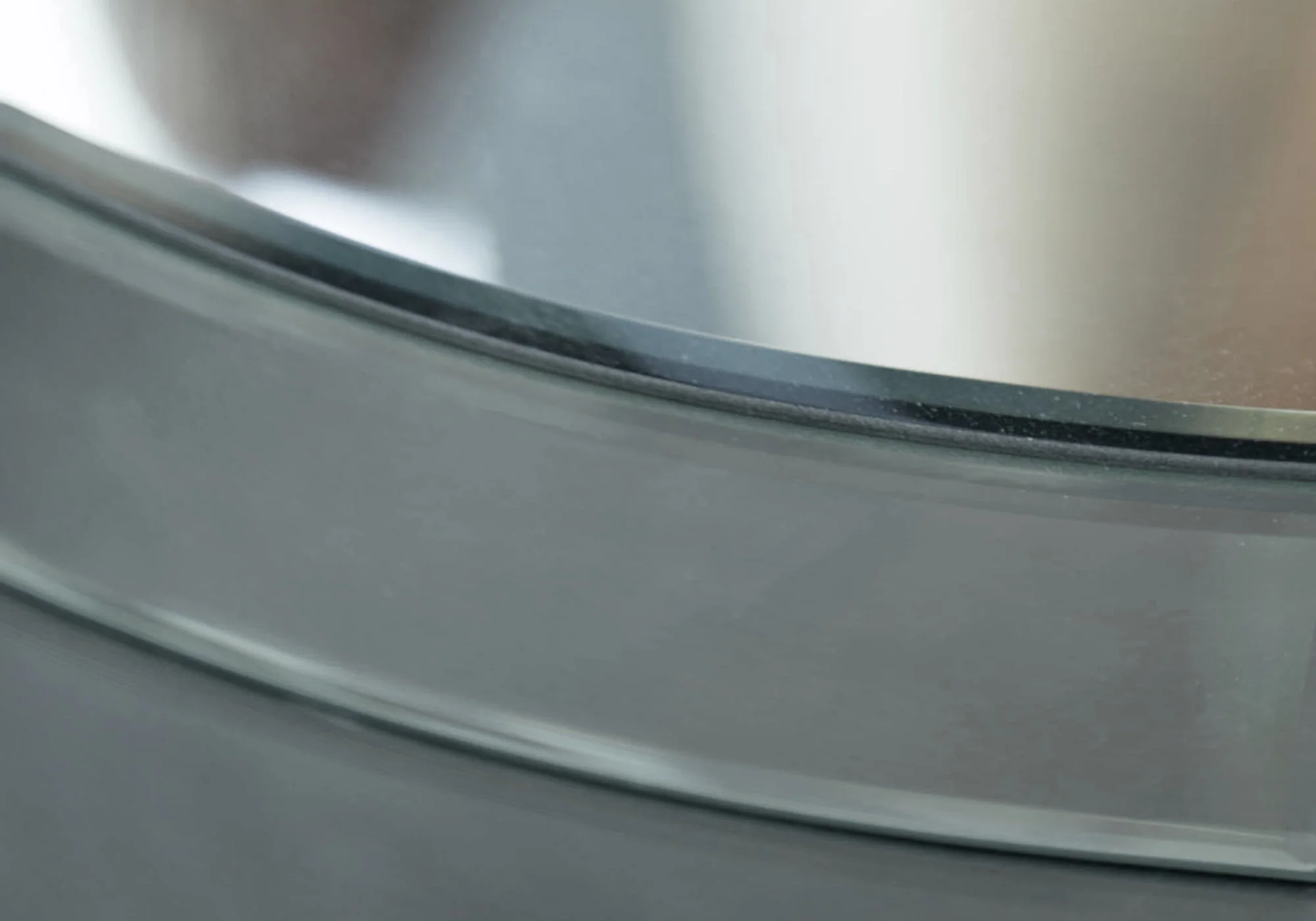 Silver End Table with a Mirror Top By Homeroots - Image 4
