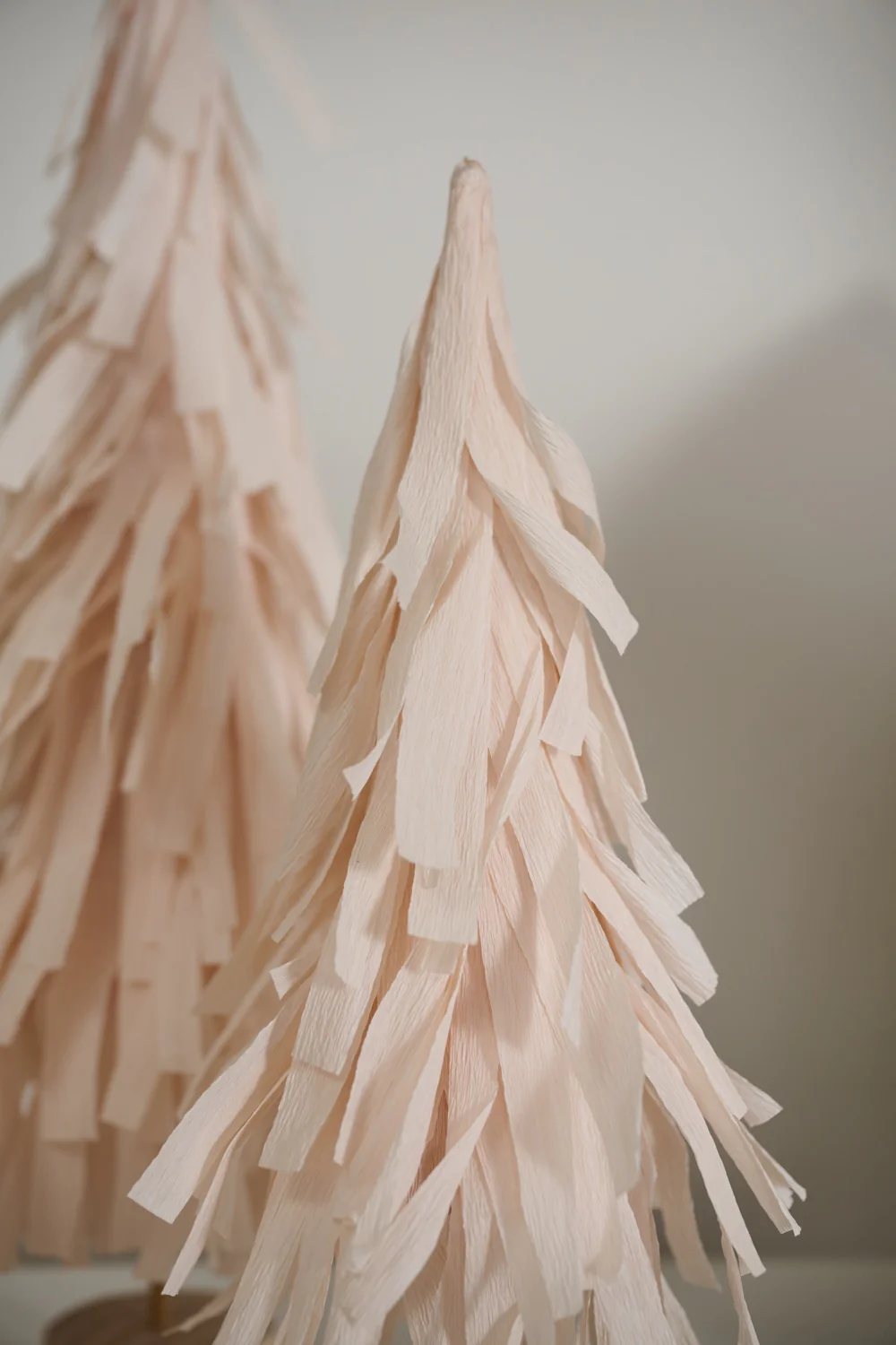 Streamer Tree Set of 8 By Accent Decor